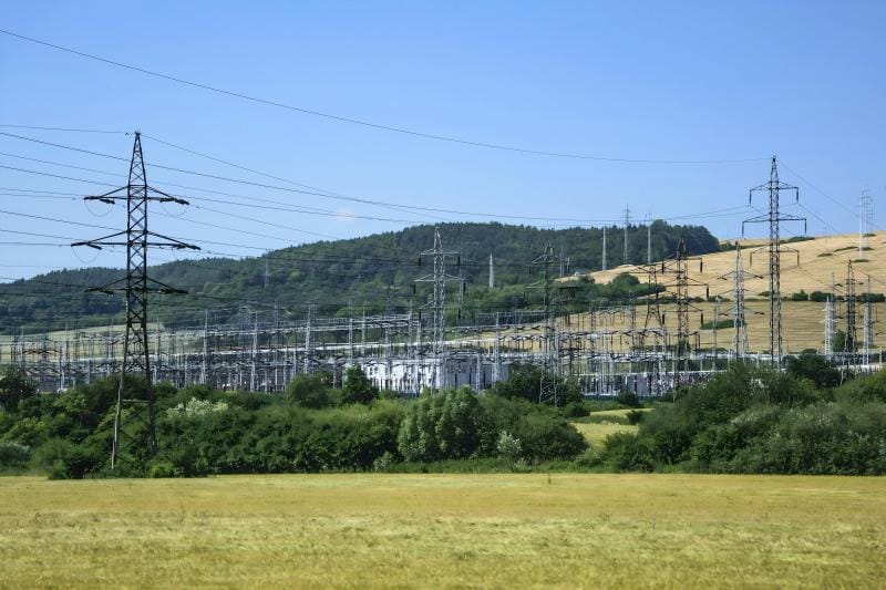 Energía a base de gas natural lng distributed energy station1.jpg